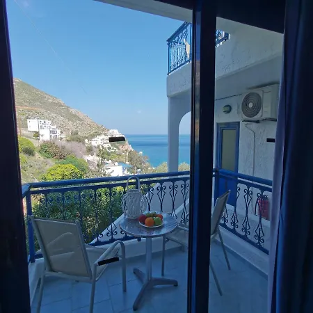 Marinas Studios Livadia  Exterior photo