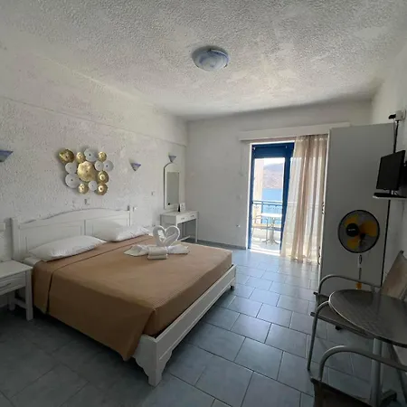 Marinas Studios Livadia  Exterior photo